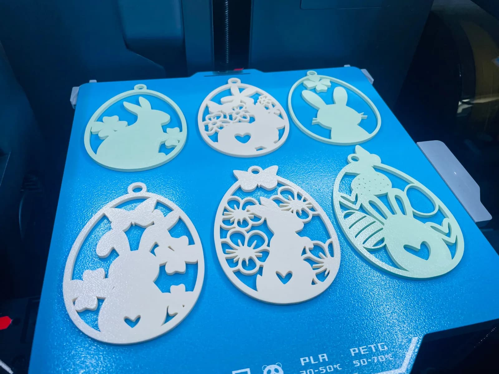 Enfeites de Páscoa Ovos Vazados com Coelhos Impressão 3D