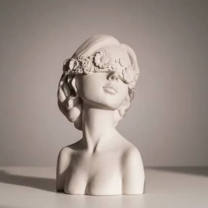 Busto Feminino Flores no Olhar Impressão 3D