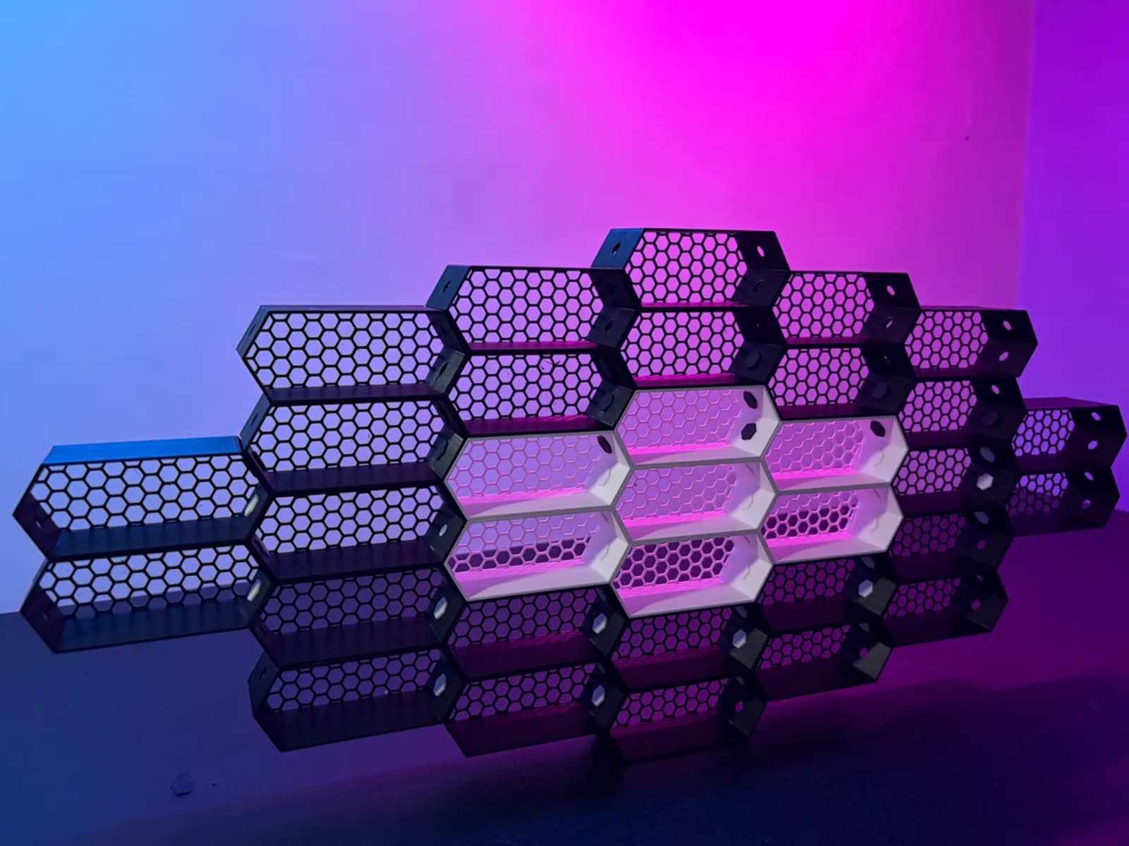 Expositor Colmeia Modular para Carrinhos Impressão 3D