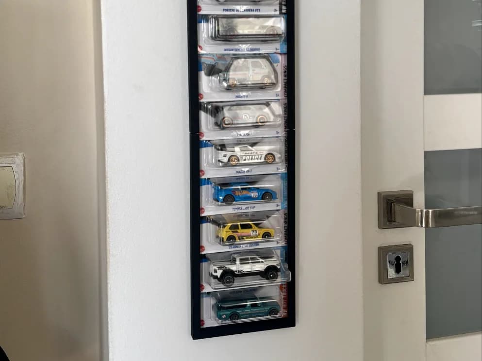 Expositor de Parede para Carrinhos na Cartela Impressão 3D
