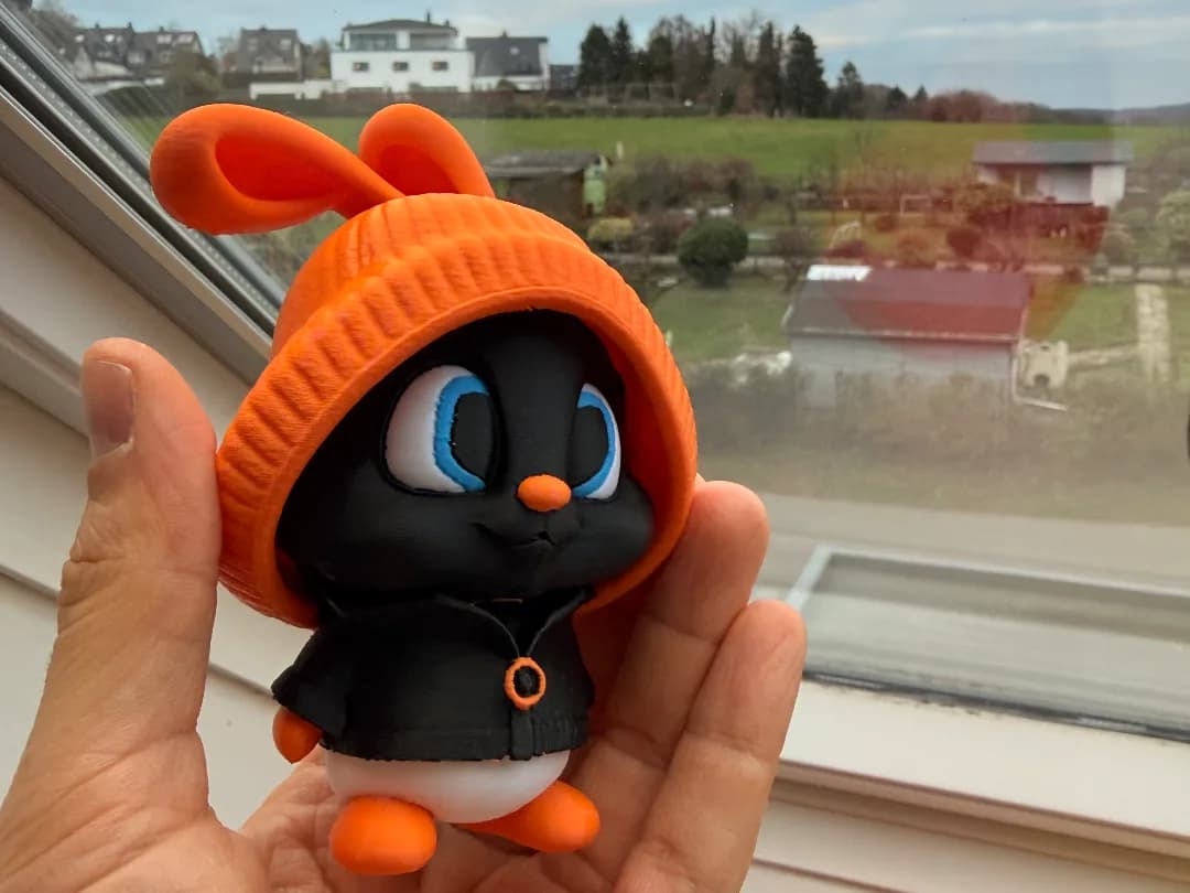 Estatueta Coelhinho Fofo de Gorro 12 cm Impressão 3D