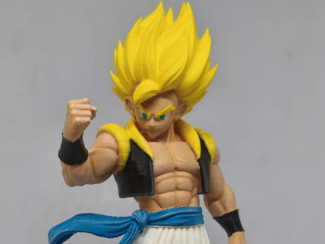 Estatueta Guerreiro da Fusão Cabelo Dourado Impressão 3D