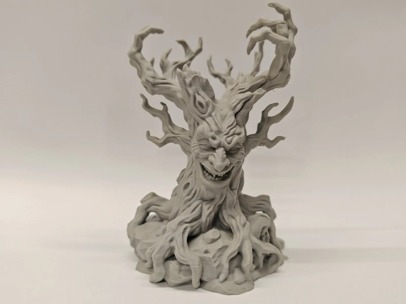Estatueta Árvore Anciã Guardiã 11 cm Impressão 3D