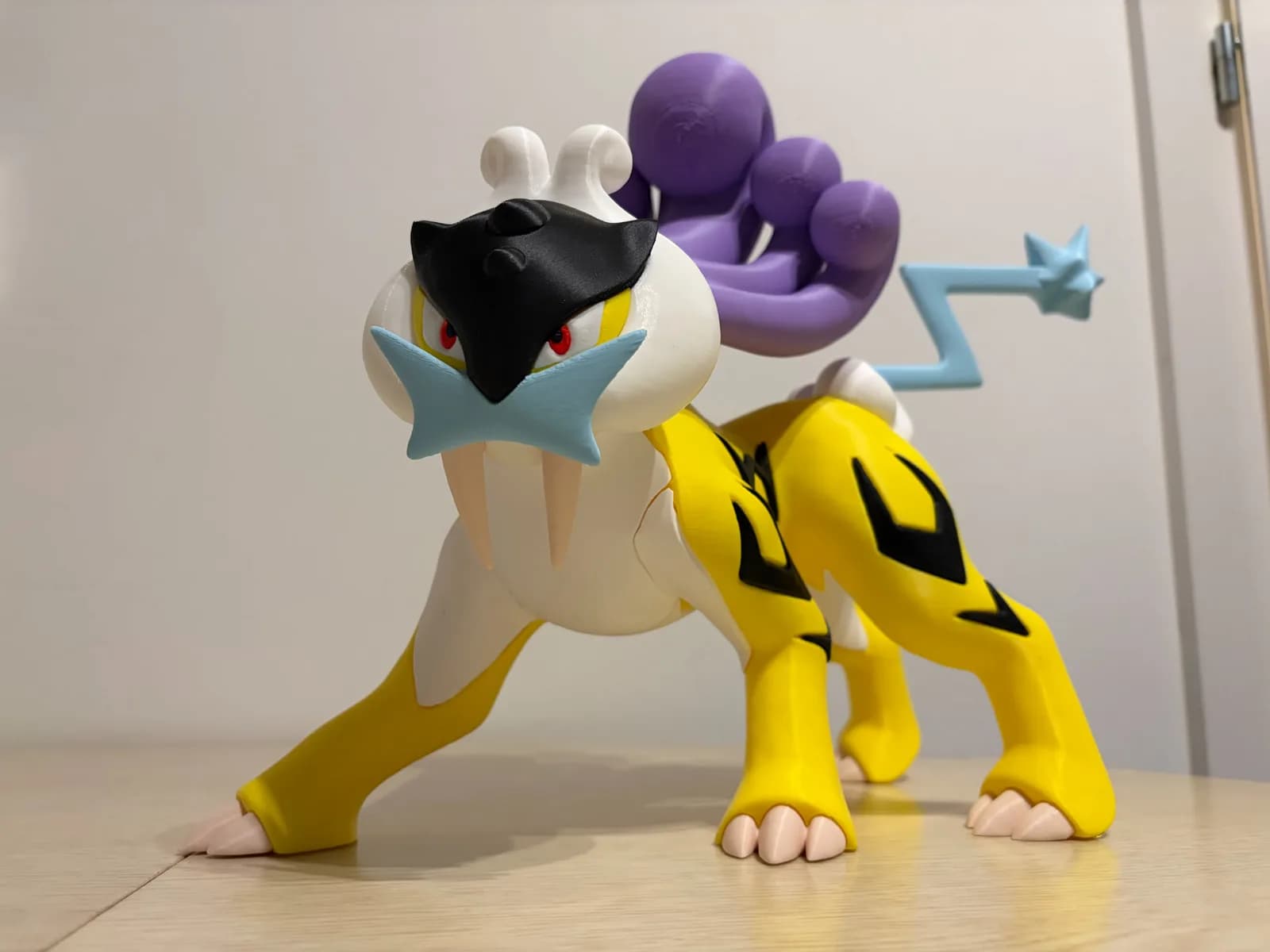 Boneco Raikou Pokémon Fera Lendária