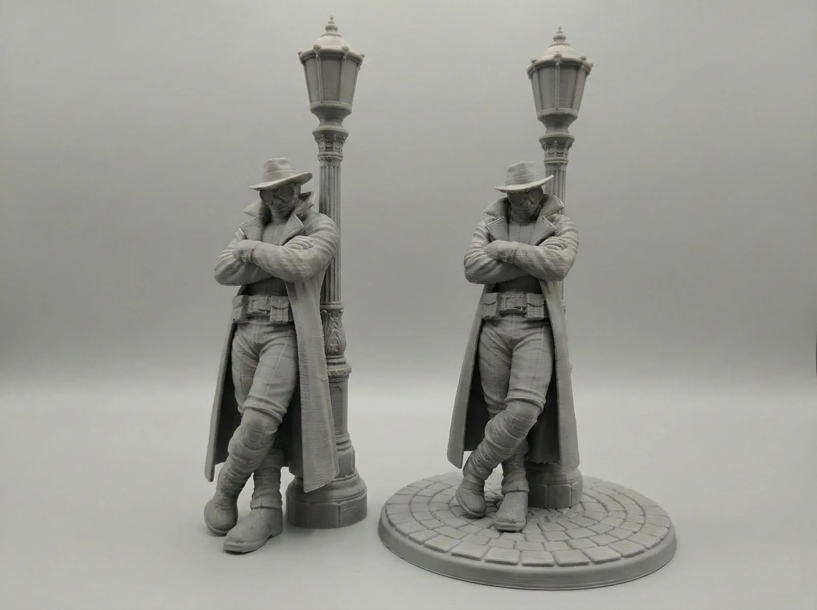 Estatueta Vigilante Noir no Poste 15 cm Impressão 3D