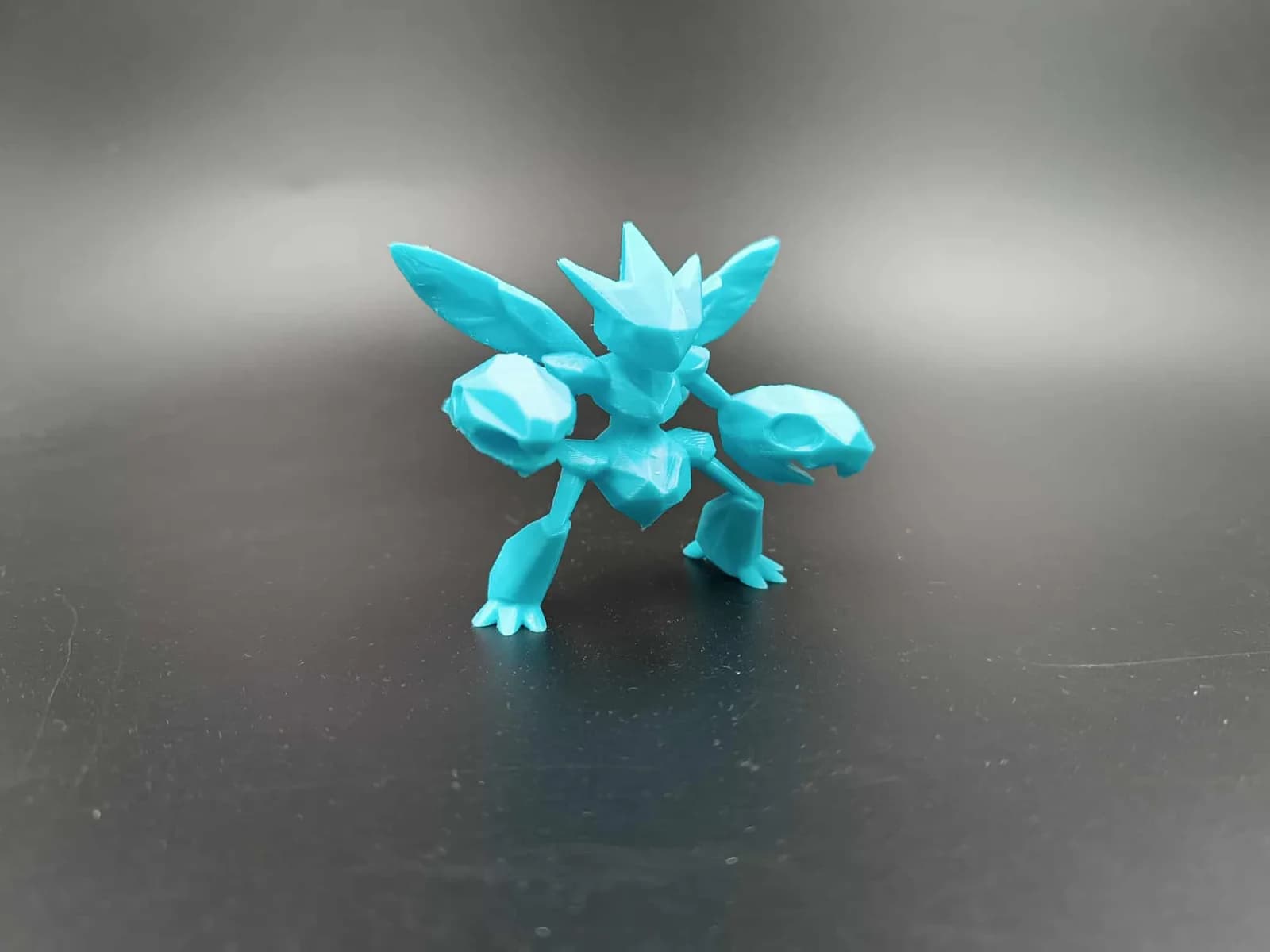 Estatueta Scizor Low Poly Impressão 3D