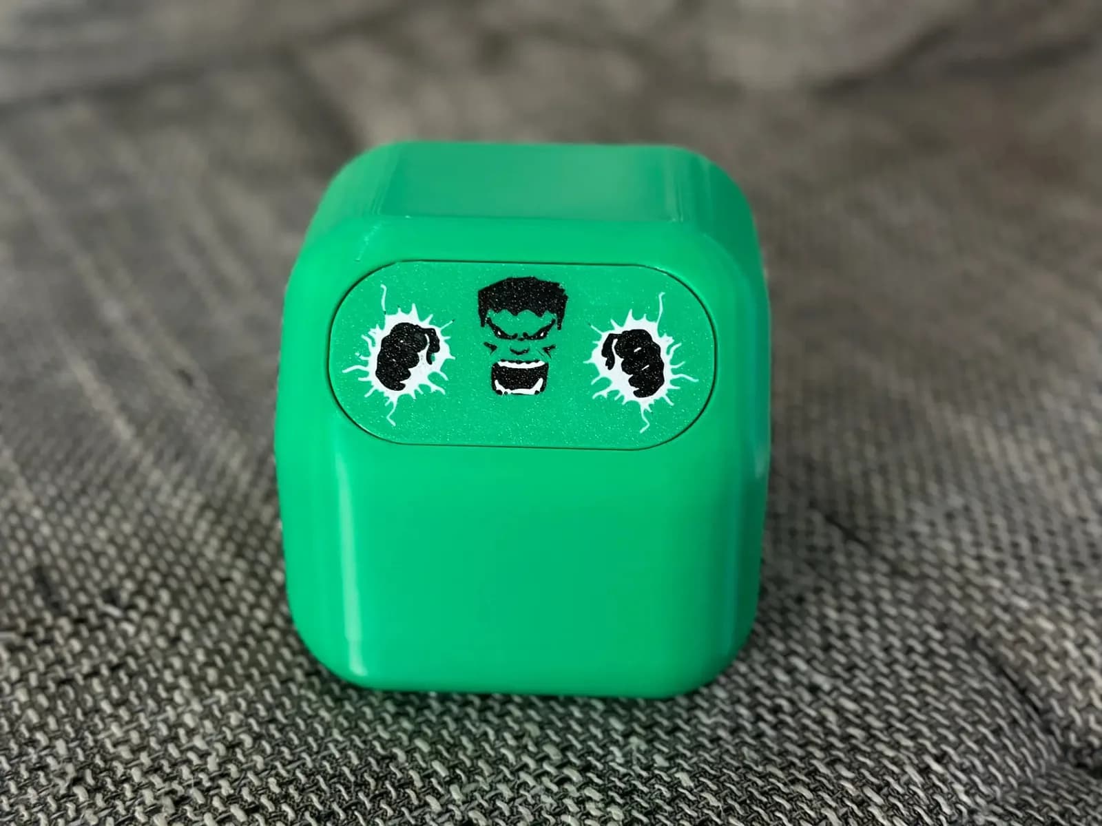 Lixeira Hulk com Tampa Vai e Vem Impressão 3D