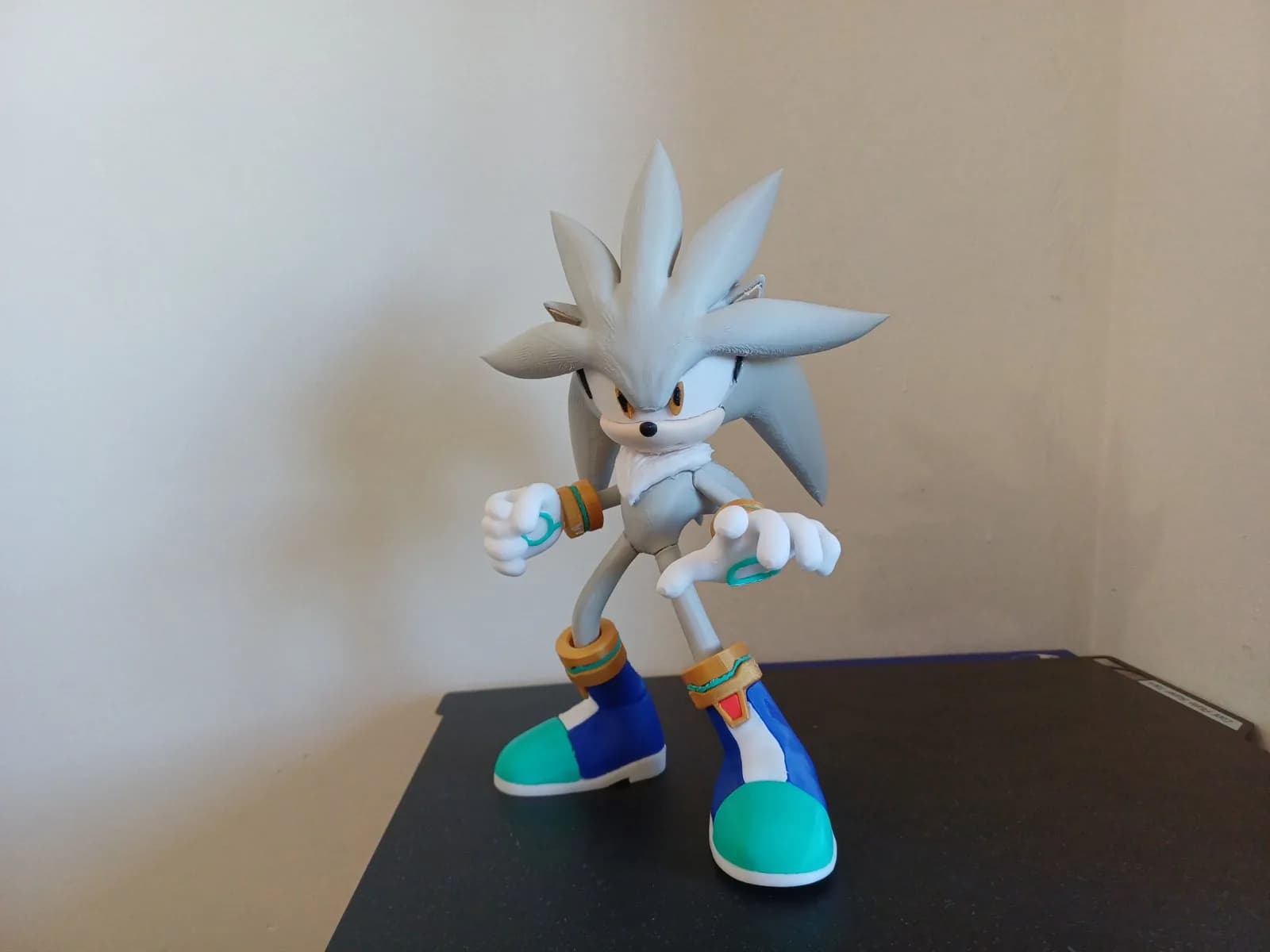 Boneco Silver Sonic the Hedgehog 24 cm