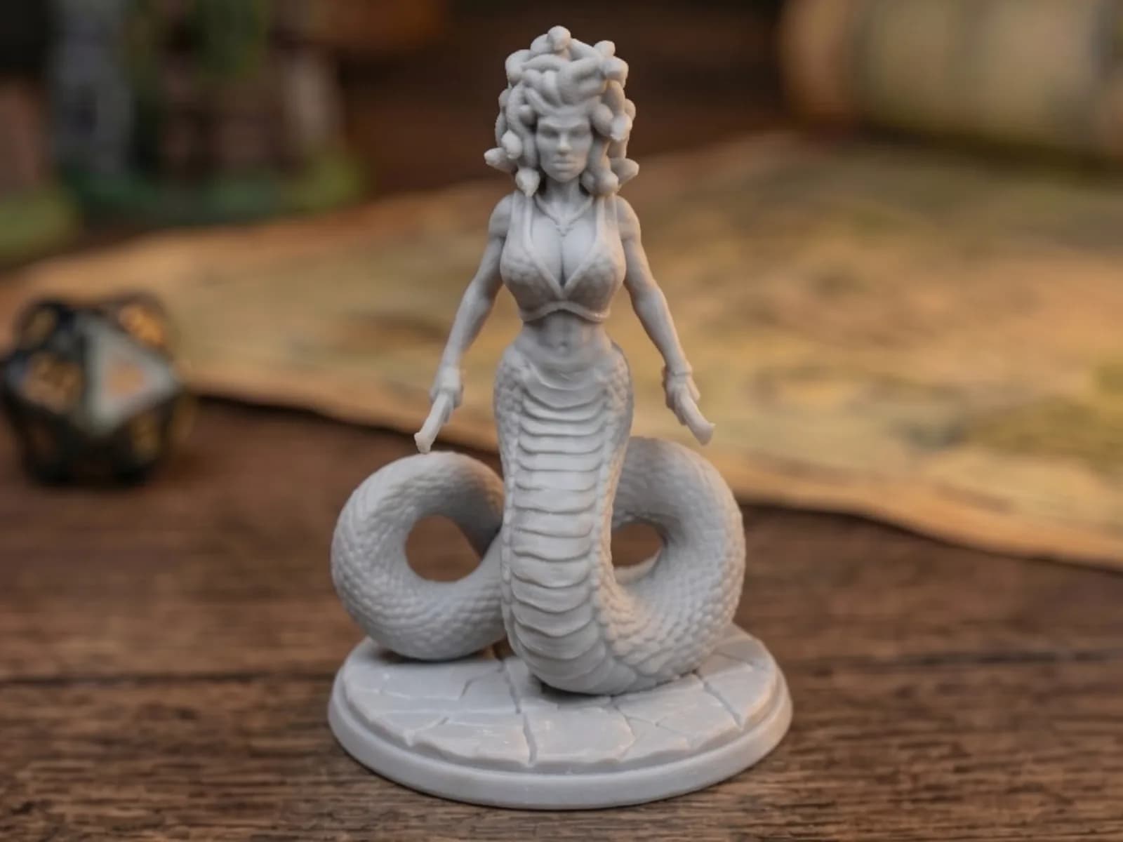 Miniatura Medusa Górgona com Adagas 6 cm Impressão 3D