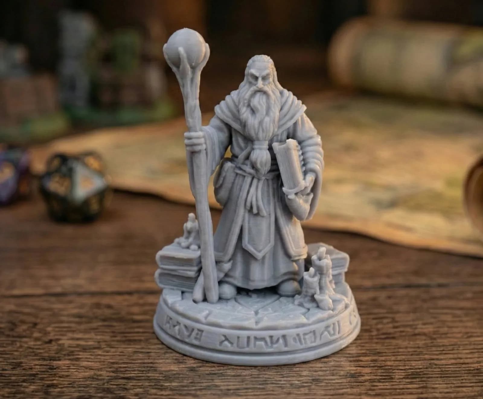 Miniatura Mago Ancião com Cajado Impressão 3D