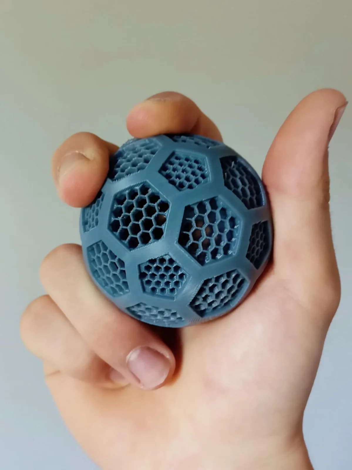 Bola Flexível Vazada Antiestresse Impressão 3D