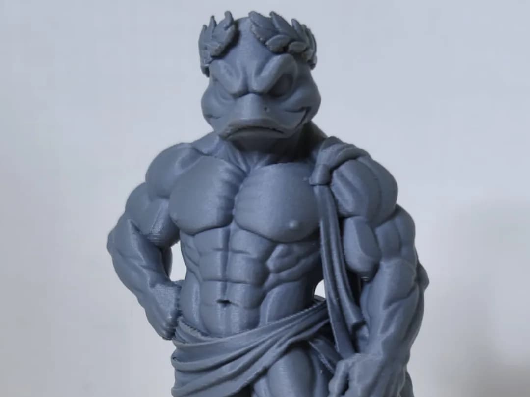Estatueta Pato Musculoso Estilo Grego Impressão 3D