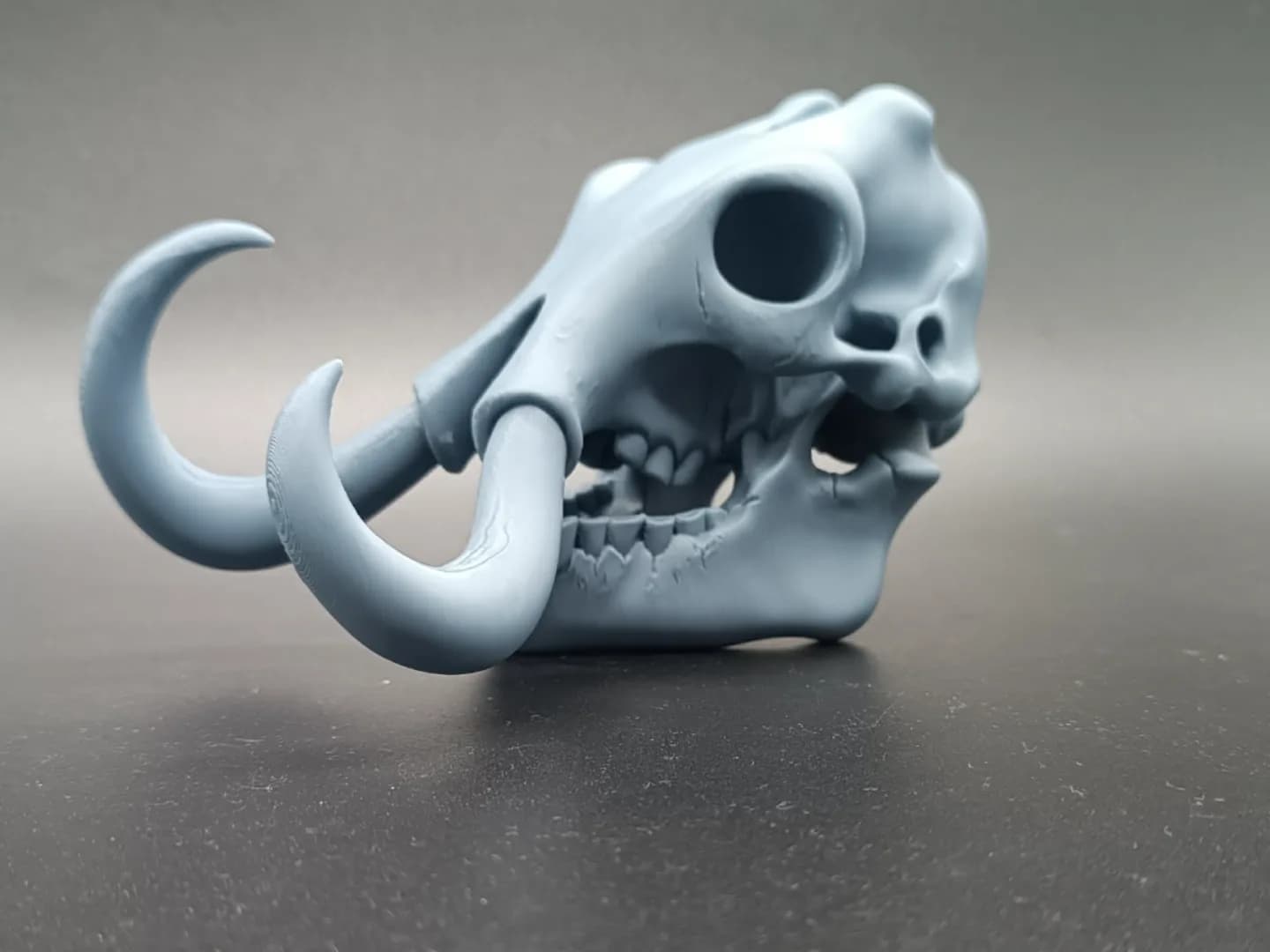 Crânio de Mamute Decorativo 9,3 cm Impressão 3D