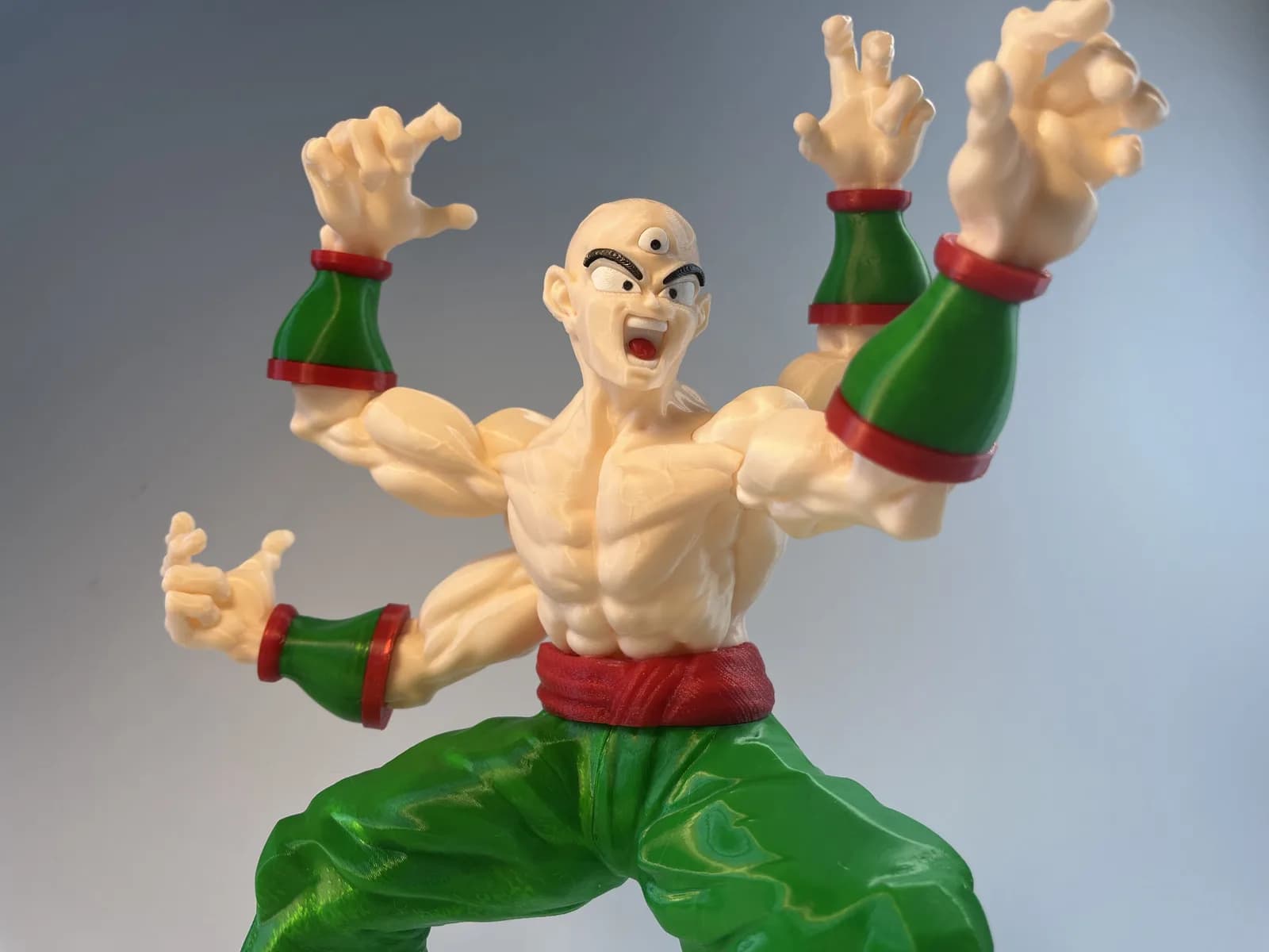 Estatueta Tien Shinhan Quatro Braços Impressão 3D