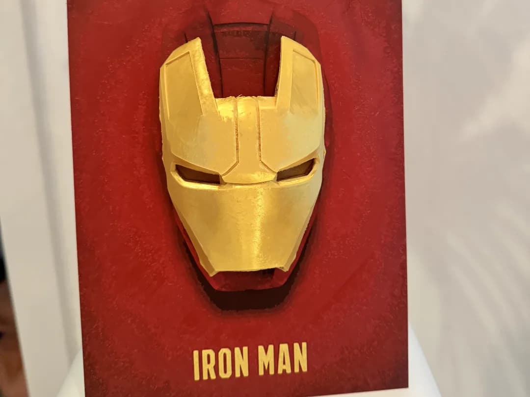 Quadro Máscara Dourada de Herói Impressão 3D