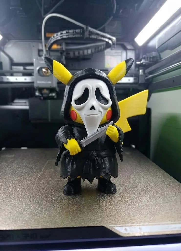 Estatueta Ratinho Elétrico Mascarado 27 cm Impressão 3D